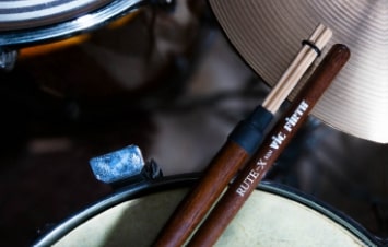Vic Firth RUTE-X Medium Gauge Drumstick/Rod Hybrid - Birch Dowels For Low Volume Practice