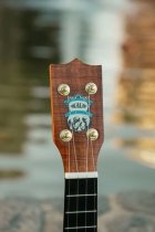 Deluxe All Solid Hawaiian Koa Figure 8 Soprano Ukulele w/bag