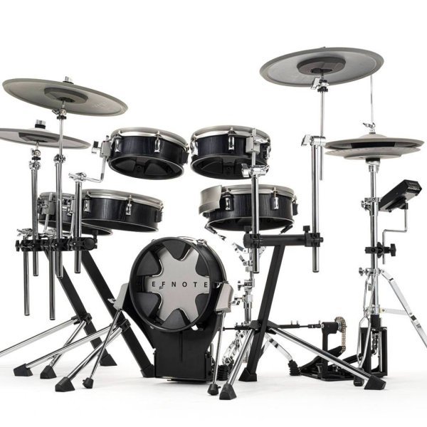9-Piece Electronic Drum Kit with 14" Tru-Motion Hi-Hat & 12" Mesh Kick, Black Oak